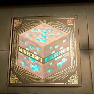 Minecraft: Blockopedia! #1 must-have reference guide for all Minecrafters!